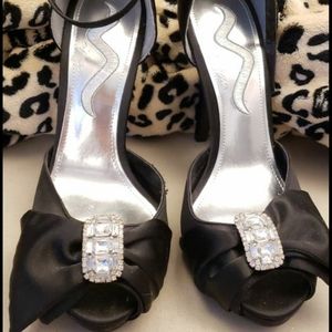 Black satin heels sz 7.5